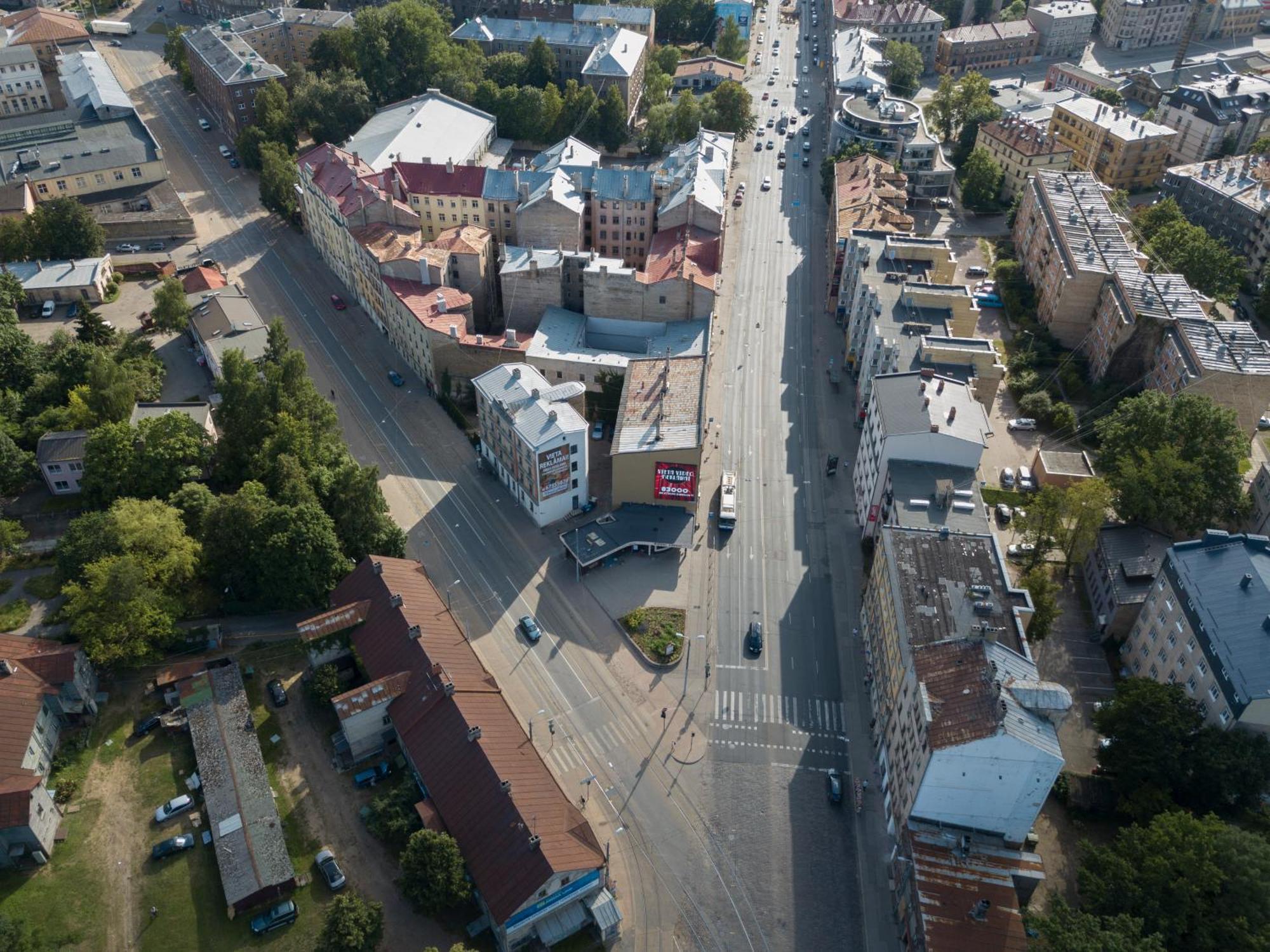 Aparthotel Рига Экстерьер фото Aerial view of the street